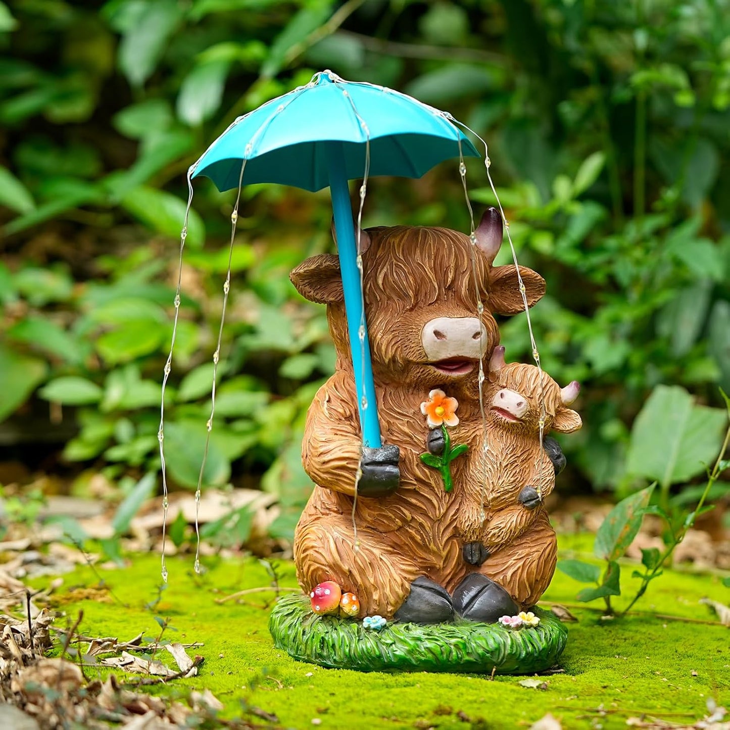 Solar Garden Statues Resin Loving Highland Cow Umbrella Lights Outdoor Decor Gifts for Yard, Patio Decorations